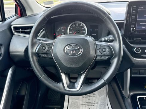 Used 2022 Toyota Corolla Cross LE AWD/4WD image 22
