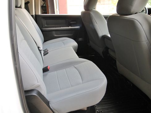Used 2018 RAM 2500 Tradesman w/ Chrome Appearance Group AWD/4WD image 38