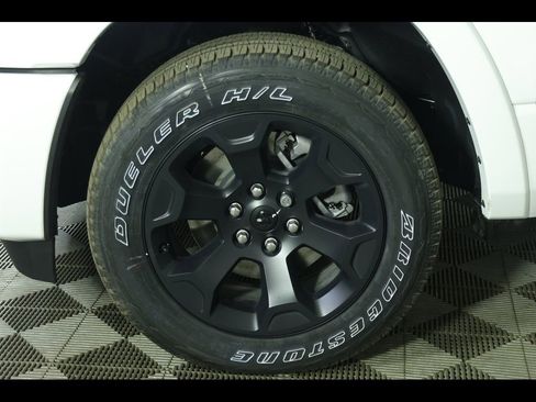 New 2026 RAM 1500 4x4 Crew Cab image 17