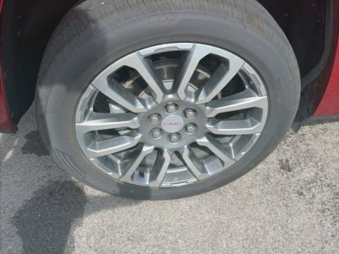 Used 2021 GMC Acadia Denali w/ Denali Technology Package image 32