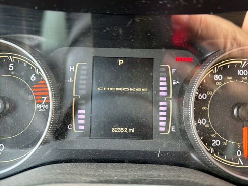 Used 2017 Jeep Cherokee 75th Anniversary image 9