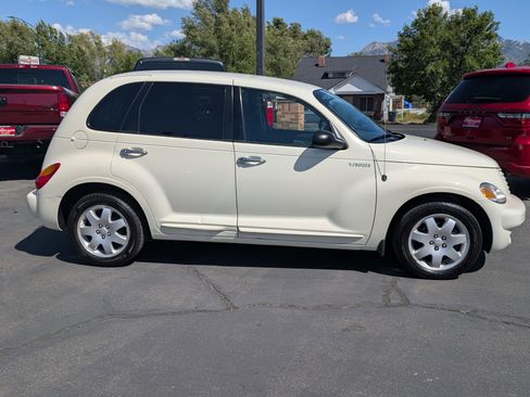 Used 2005 Chrysler PT Cruiser Limited image 22