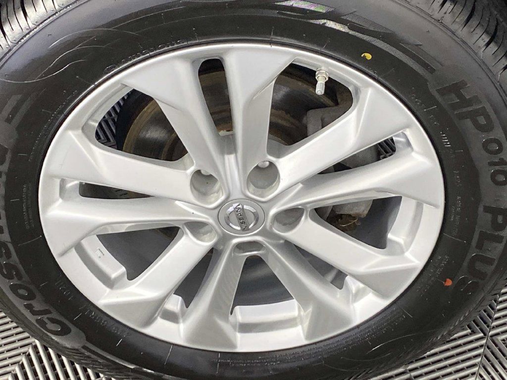 Used 2016 Nissan Rogue SV w/ SV Premium Package AWD/4WD image 28