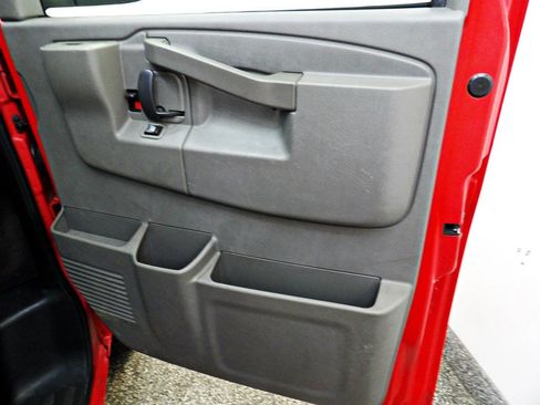 Used 2020 Chevrolet Express 3500 LS RWD image 8