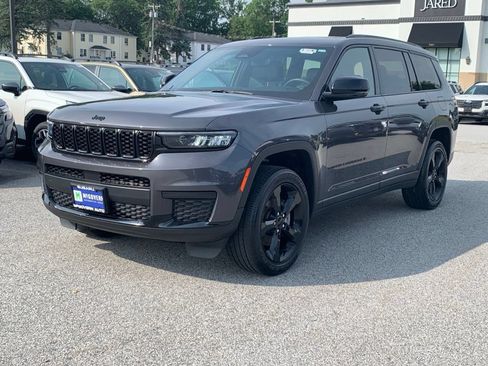 Used 2023 Jeep Grand Cherokee L Laredo AWD/4WD image 4