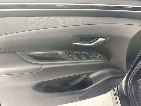 Used 2023 Hyundai Tucson SE image 19