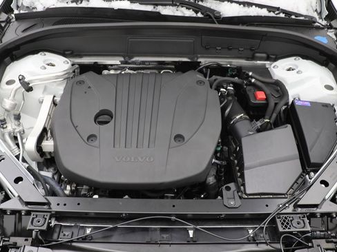 Used 2025 Volvo XC60 B5 Core image 29