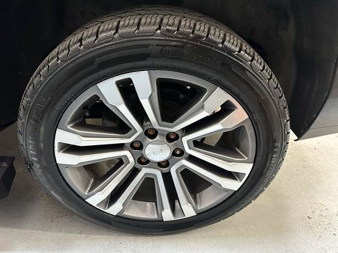 Used 2019 GMC Yukon Denali w/ Denali Ultimate Package AWD/4WD image 27
