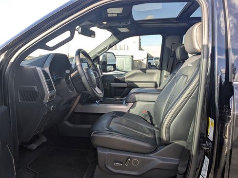 Used 2022 Ford F350 Platinum w/ FX4 Off-Road Package image 17