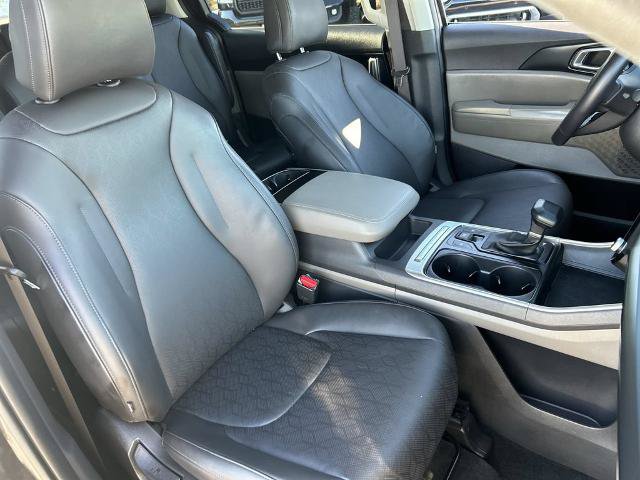 Used 2026 Kia Carnival FWD image 22