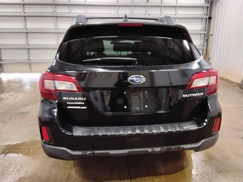 Used 2016 Subaru Outback 2.5i Premium image 8