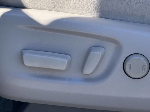 Used 2017 Toyota Sienna image 9