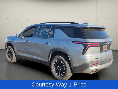 Used 2024 Chevrolet Traverse Z71 w/ Enhanced Driving Package AWD/4WD image 5