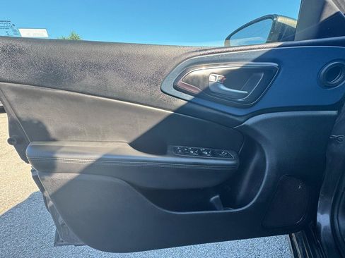 Used 2016 Chrysler 200 S w/ Comfort Group AWD/4WD image 15