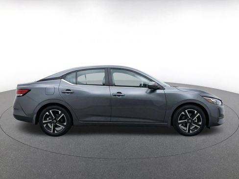Used 2025 Nissan Sentra SV FWD image 10