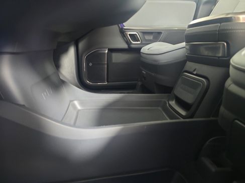 Used 2023 Rivian R1T Launch Edition image 32