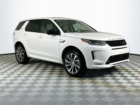 Used 2025 Land Rover Discovery Sport S image 3