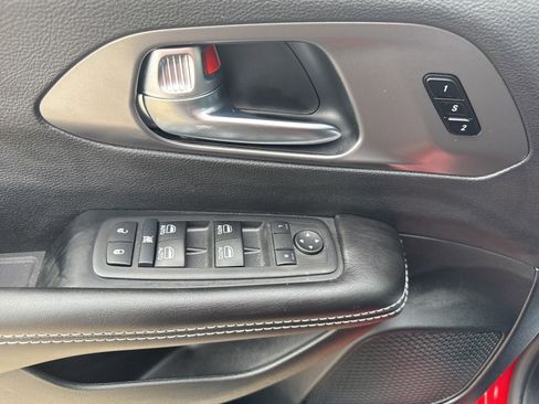 New 2026 Chrysler Pacifica Select image 12