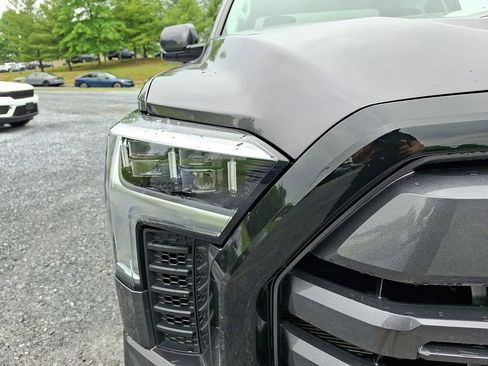 Used 2024 Toyota Tundra Limited AWD/4WD image 12