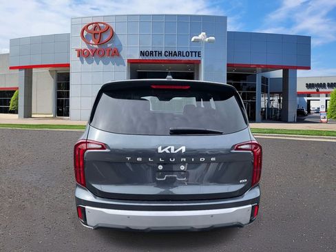 Used 2023 Kia Telluride LX image 8