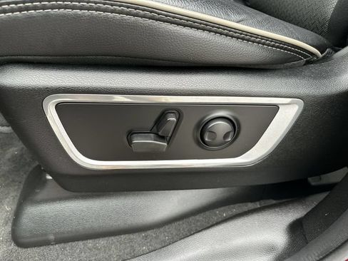 Used 2023 RAM 1500 Laramie AWD/4WD image 16