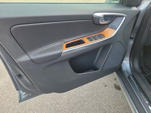 Used 2017 Volvo XC60 T6 Inscription w/ Preferred Option Package image 35