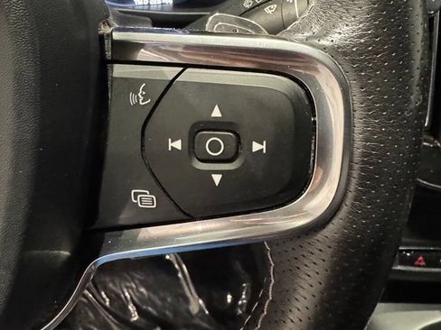Used 2020 Volvo XC40 T5 R-Design AWD/4WD image 18