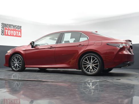 Used 2021 Toyota Camry XLE w/ Cold Weather Package image 29