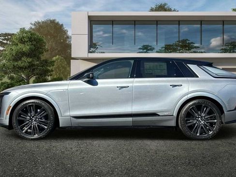 New 2026 Cadillac Lyriq V image 7
