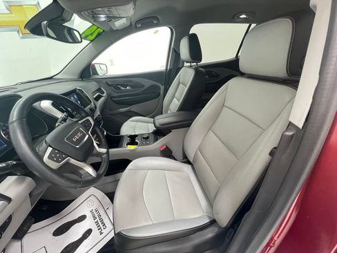 Used 2024 GMC Terrain SLT AWD/4WD image 16