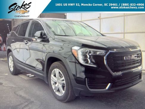 Used 2024 GMC Terrain SLE FWD image 1