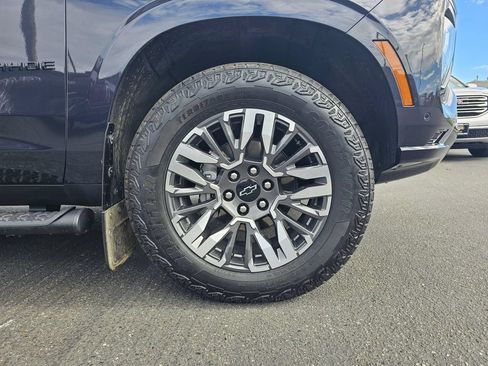 Used 2025 Chevrolet Tahoe Z71 w/ Z71 Off-Road Package AWD/4WD image 9
