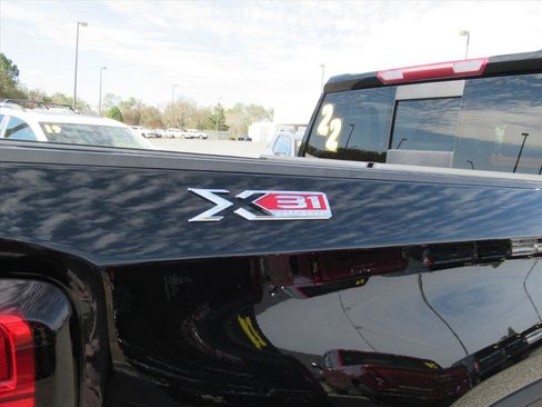 Used 2022 GMC Sierra 1500 Elevation w/ Elevation Premium Package image 9