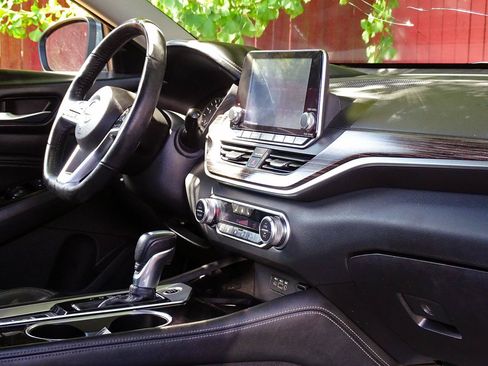 Used 2020 Nissan Altima 2.5 SL FWD image 36