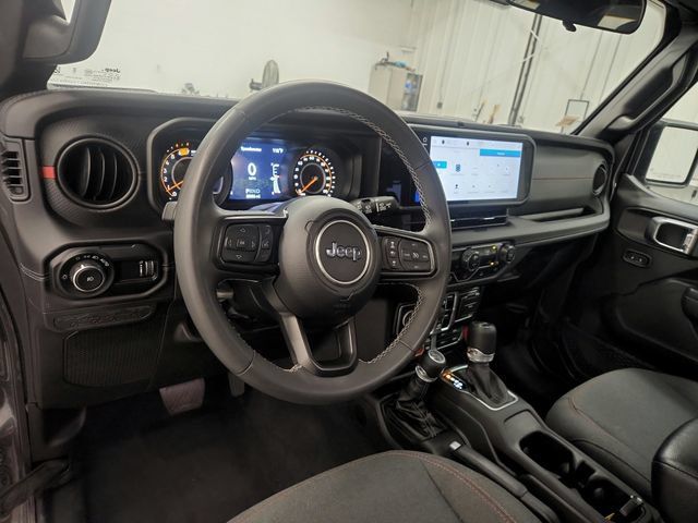 Used 2025 Jeep Wrangler Unlimited Rubicon AWD/4WD image 40