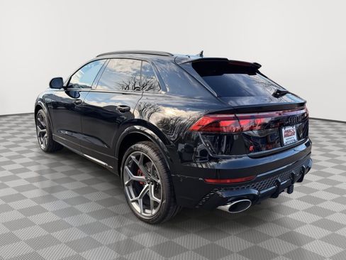 New 2025 Audi RS Q8 performance image 4