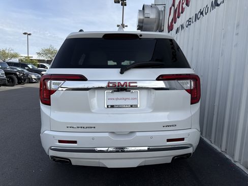 Used 2020 GMC Acadia Denali w/ Denali Ultimate Package image 8