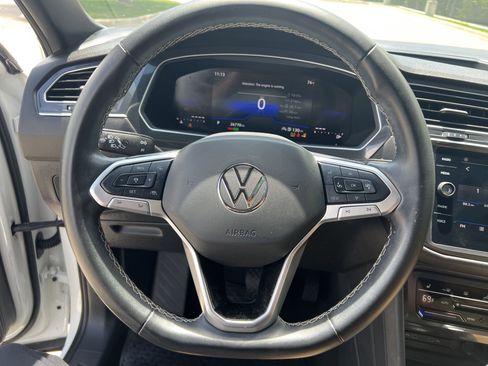 Used 2024 Volkswagen Tiguan SE image 16