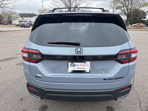 Used 2025 Honda Pilot Black Edition image 4