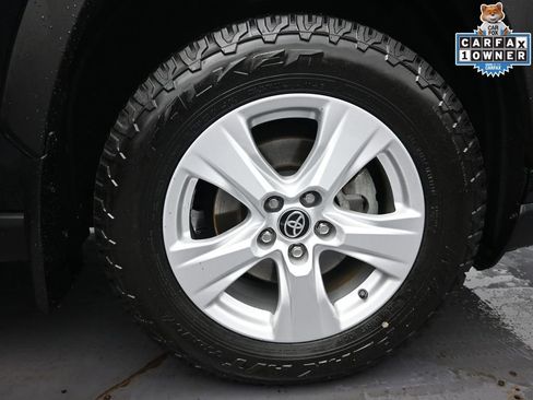 Used 2021 Toyota RAV4 XLE w/ Convenience Package image 29