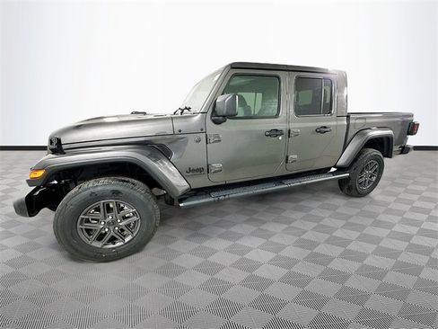 New 2026 Jeep Gladiator Sport image 25