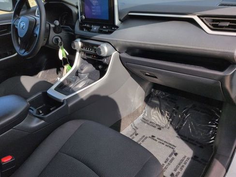 Certified 2025 Toyota RAV4 LE image 29