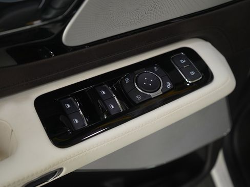 Used 2024 Lincoln Aviator Black Label image 22