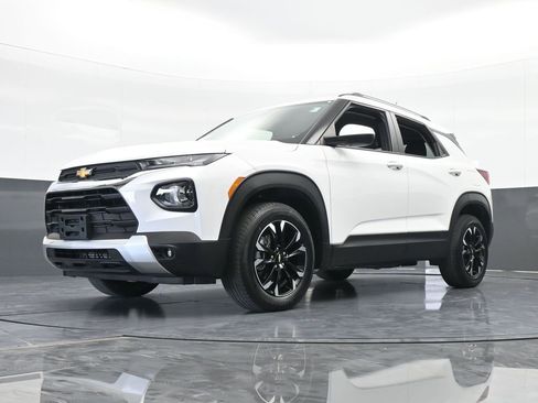 Used 2022 Chevrolet TrailBlazer LT w/ Driver Confidence Package image 20