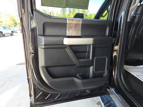 Used 2019 Ford F250 Lariat w/ Lariat Ultimate Package AWD/4WD image 56