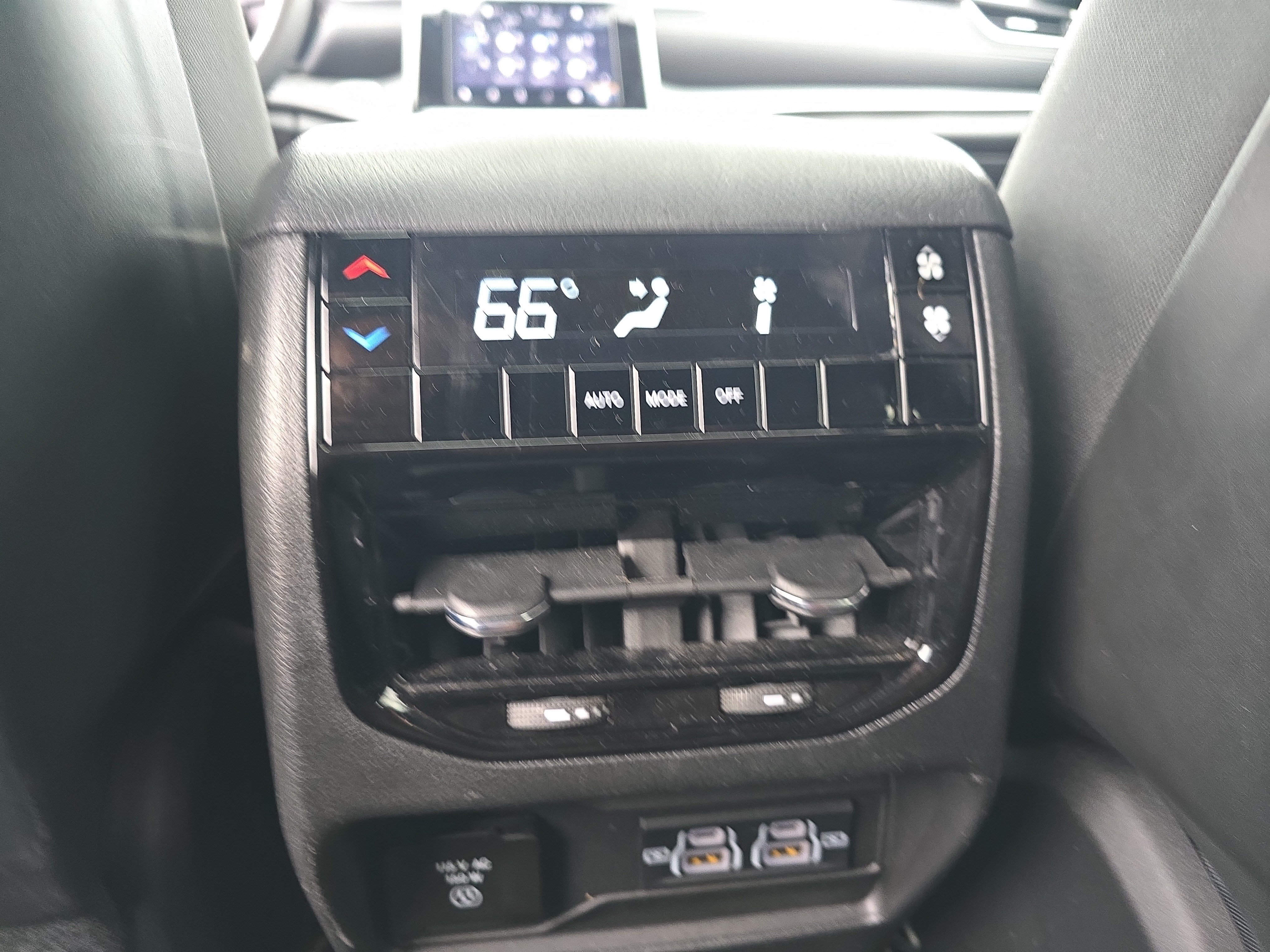 Used 2023 Jeep Grand Cherokee L Altitude AWD/4WD image 38