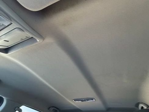 Used 2019 Nissan Titan SV image 17