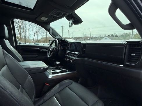 Used 2023 GMC Sierra 1500 SLT image 15