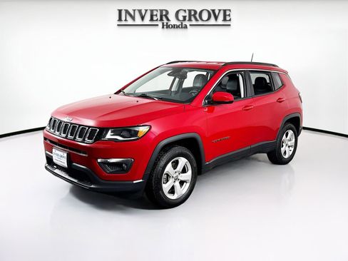 Used 2018 Jeep Compass Latitude w/ Popular Equipment Group AWD/4WD image 1