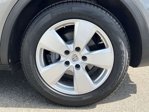 Used 2019 Porsche Cayenne image 14